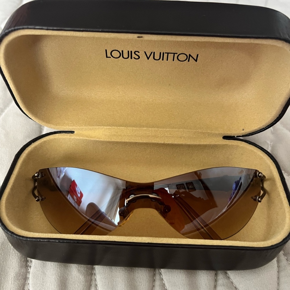 LOUIS VUITTON RARE PAIR OF AUTHENTIC SIGNATURE SUNGLASSES MOD LV COL. 166- 125